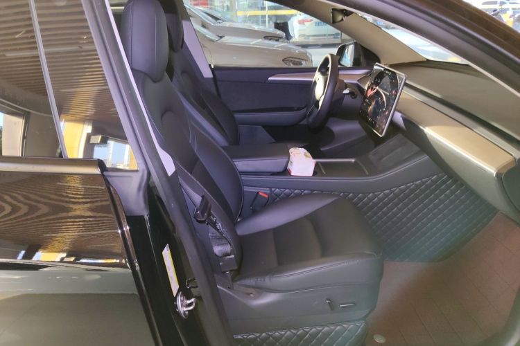 特斯拉 Model Y 2021款 标准续航后驱版局部细节41