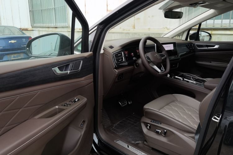 大众 威然 2024款 380TSI 尊贵版中控内饰7003