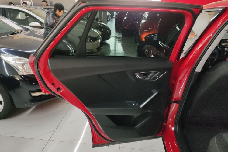 奥迪Q2L 2018款 35 TFSI 上市专享版 国VI中控内饰7008