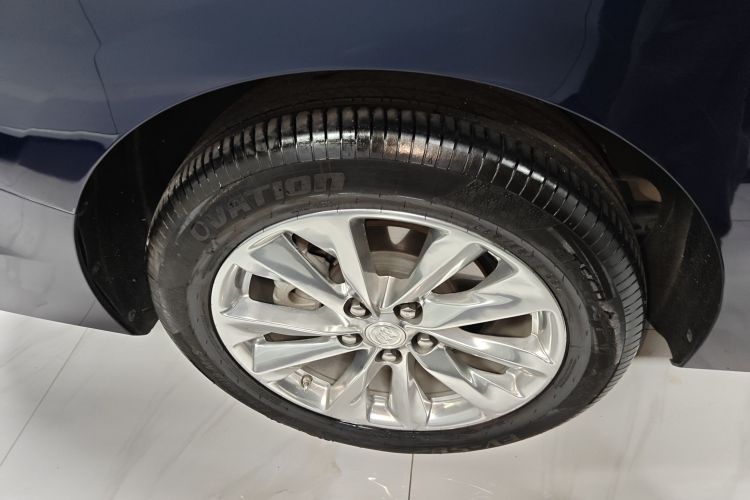 别克GL8 2022款 Avenir艾维亚 四座尊礼版车身外观6008