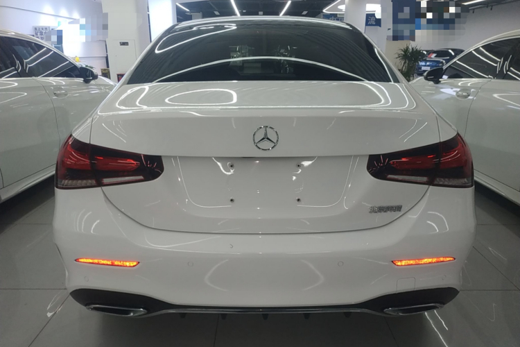 奔驰A级 2021款 A 200 L 运动轿车动感型车身外观6004