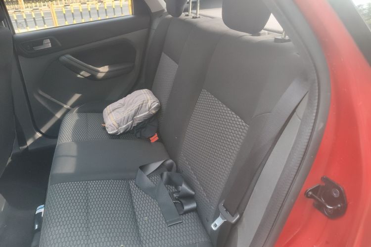 福特 福克斯 2013款 两厢经典 1.8L 自动基本型中控内饰21