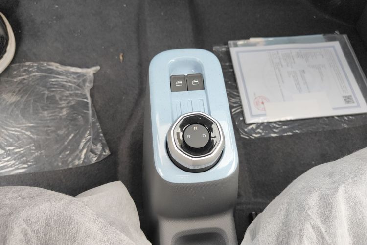 吉利银河 2024款 熊猫mini 200km 耐力熊中控内饰18