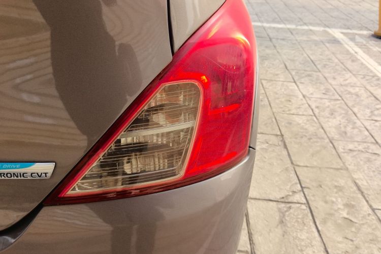 日产 阳光 2015款 1.5XE CVT舒适版车身外观9