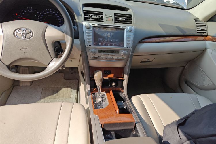 丰田 凯美瑞 2013款 200E 经典精英版中控内饰18