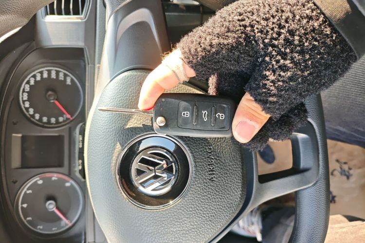 大众 桑塔纳 2021款 1.5L 自动风尚版中控内饰7001