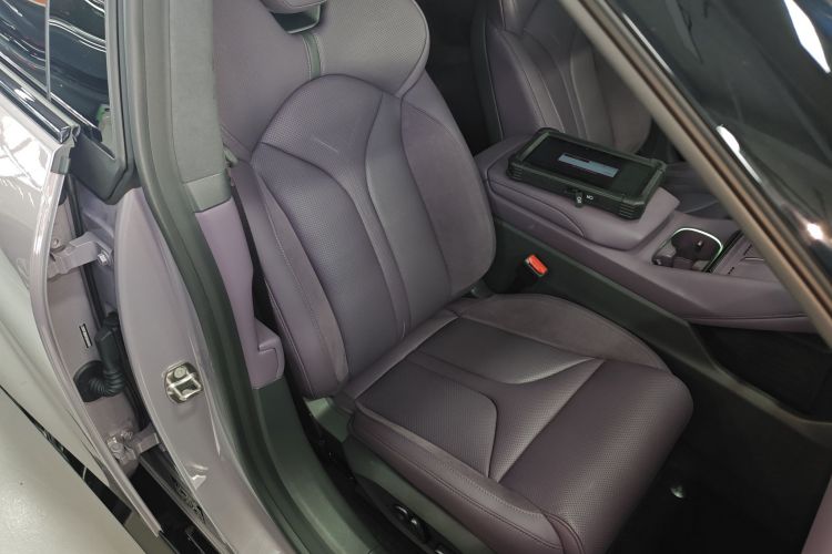 小鹏P7 2025款 750 四驱高性能 Ultra局部细节41