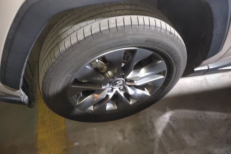 丰田 威兰达 2021款 2.0L CVT两驱豪华版车身外观6007