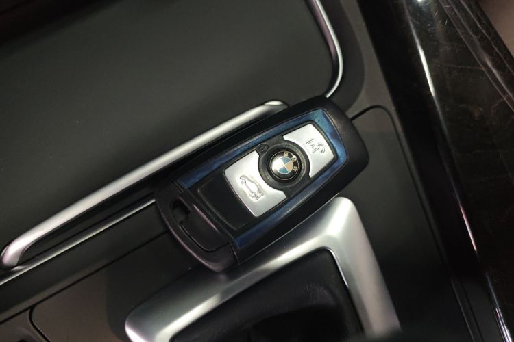 宝马3系 2018款 320Li M运动曜夜版中控内饰11