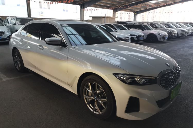 宝马i3 2022款 eDrive 35 L车身外观3