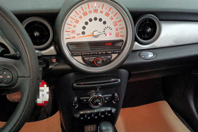 MINI 2011款 1.6L COOPER Fun中控内饰16