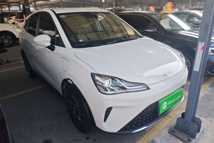 哪吒汽车 哪吒V 2021款 Co-sport 魔力版车身外观3