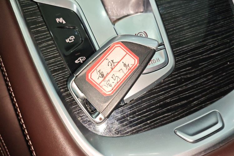 宝马7系 2019款 改款 740Li 领先型 M运动套装中控内饰11