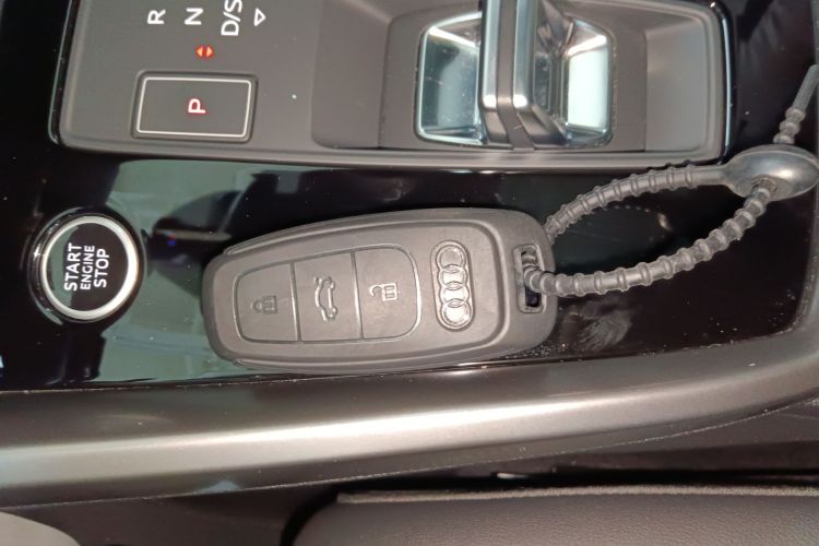 奥迪A3 2023款 改款 A3L Limousine 35 TFSI 豪华致雅型中控内饰11