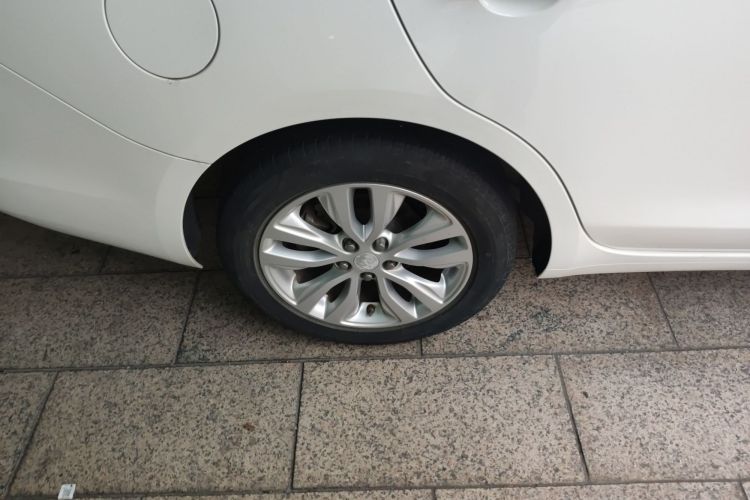 别克 英朗 2021款 改款 典范 1.5L 自动精英型车身外观6008