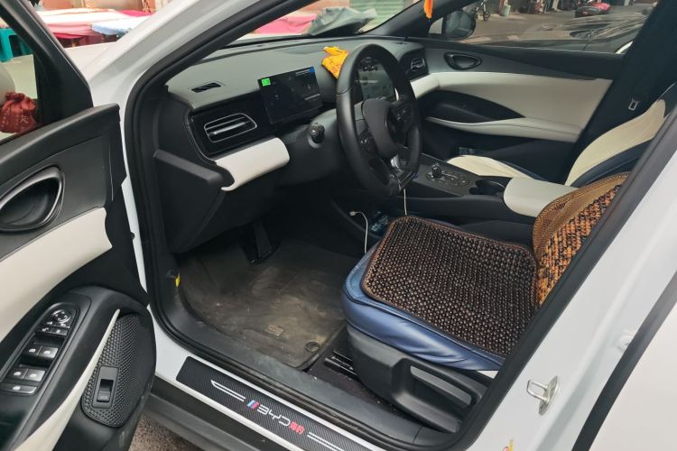 比亚迪 海豹06新能源 2024款 DM-i 80KM尊贵型中控内饰20