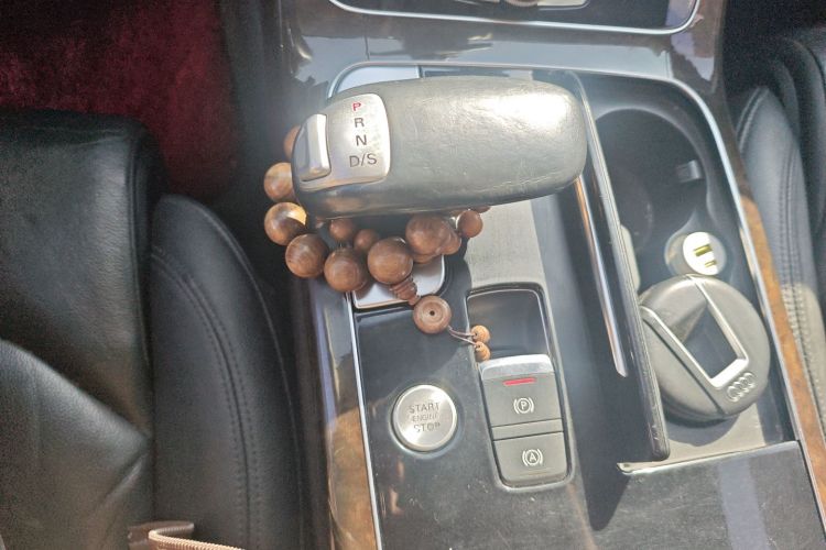 奥迪A8 2014款 A8L 45 TFSI quattro舒适型局部细节18