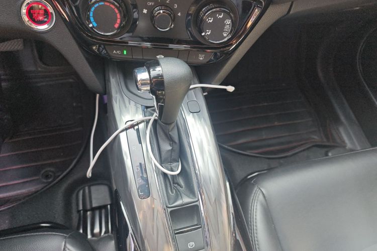 本田XR-V 2022款 1.5L CVT黑曜石版中控内饰18