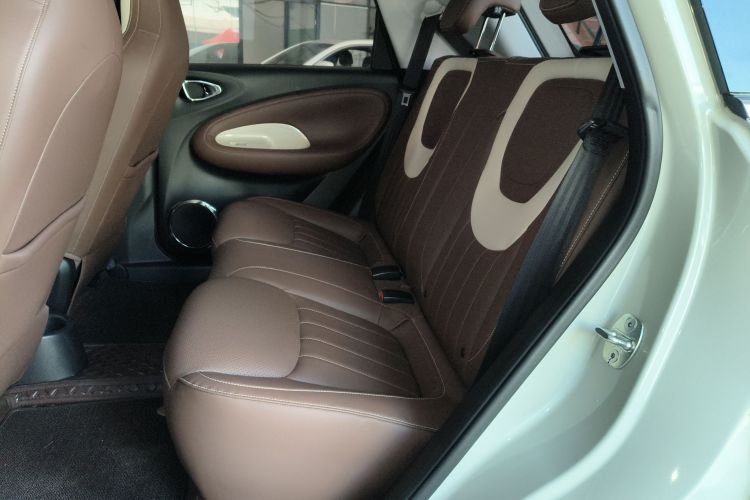 五菱汽车 五菱缤果 2023款 333km 灵犀互联款中控内饰21