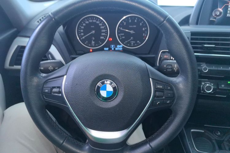 宝马1系(进口) 2016款 118i 领先型局部细节13