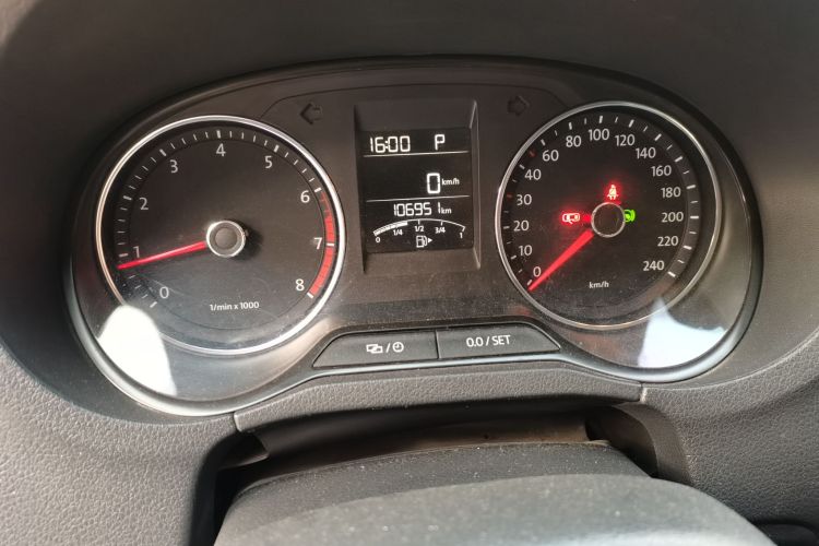 大众 Polo 2014款 1.4L 自动豪华版中控内饰15