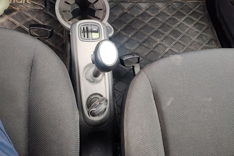 smart fortwo 2015款 1.0 MHD 新年特别版局部细节18