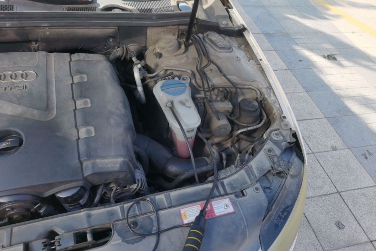 奥迪A4L 2011款 2.0 TFSI 技术型局部细节9007