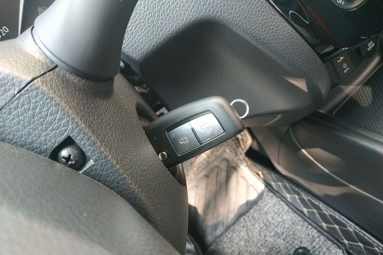 日产 逍客 2017款 2.0L CVT智享版 国VI中控内饰7001