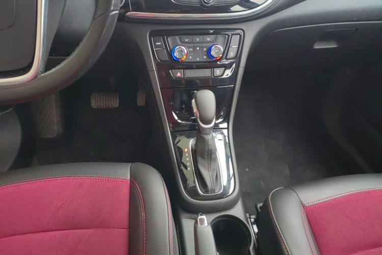 别克 昂科拉 2018款 18T 自动两驱都市精英型中控内饰18