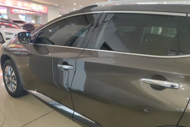 日产 楼兰 2015款 2.5L XE 两驱精英版车身外观4