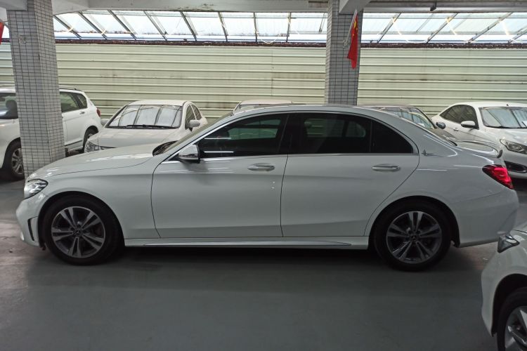 奔驰C级 2021款 C 200 L 动感型运动版车身外观4