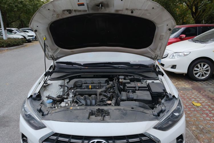 现代 领动 2019款 1.5L CVT智炫·精英型机舱底盘24