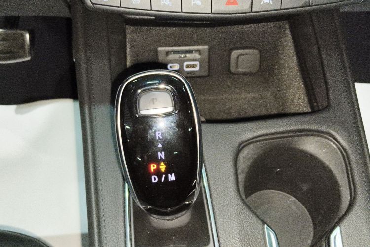 凯迪拉克XT4 2020款 改款 28T 四驱铂金运动版中控内饰18