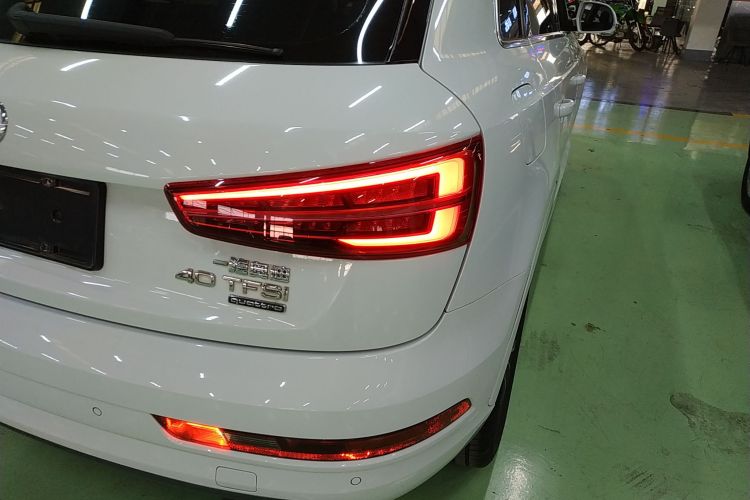 奥迪Q3 2017款 40 TFSI quattro 全时四驱运动型车身外观9