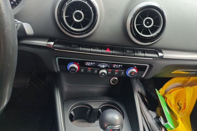 奥迪A3 2016款 Sportback 40 TFSI 风尚型中控内饰16