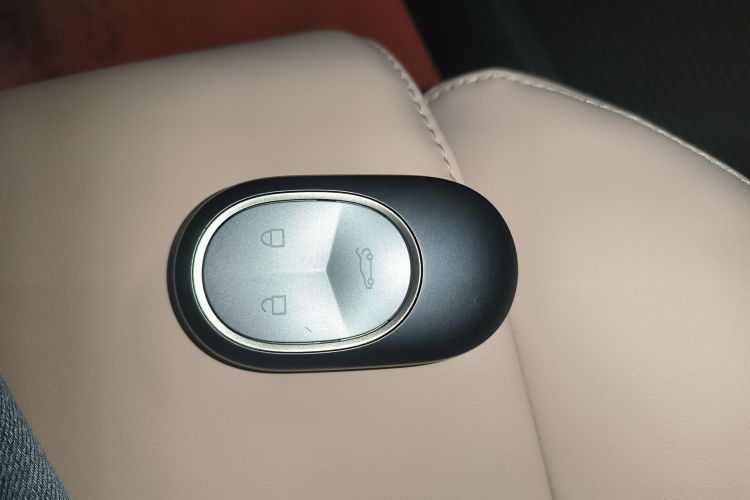 蔚来ET5 2024款 75kWh中控内饰7001