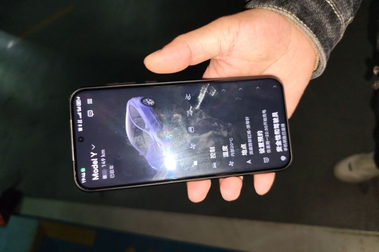 特斯拉 Model Y 2023款 后轮驱动版中控内饰11