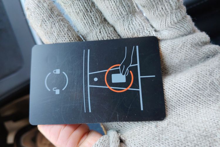 特斯拉 Model Y 2021款 标准续航后驱版中控内饰11