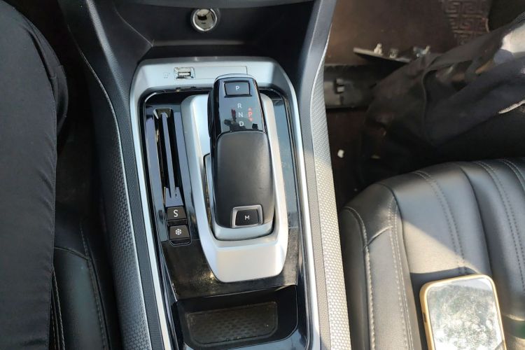 标致408 2019款 230THP 自动豪华版 国VI中控内饰18