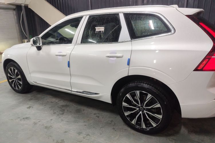 沃尔沃XC60 2025款 B5 四驱智远豪华版车身外观4