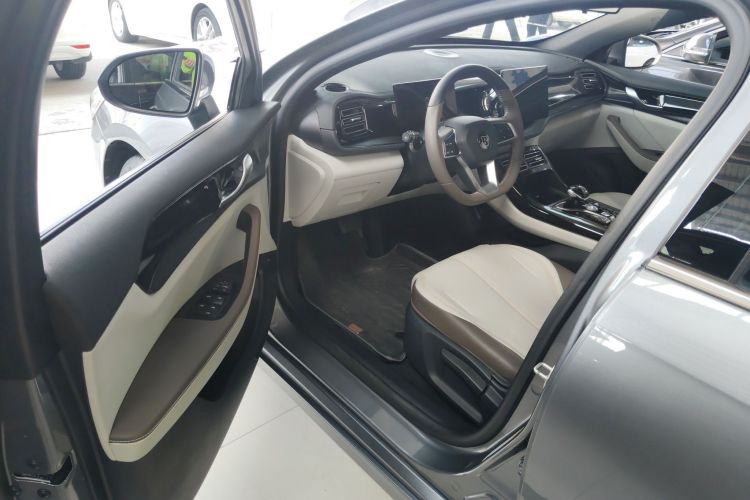 比亚迪 秦PLUS 2024款 荣耀版 DM-i 55KM领先型中控内饰20