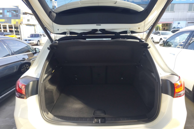 奔驰GLA 2022款 改款 GLA 200机舱底盘23