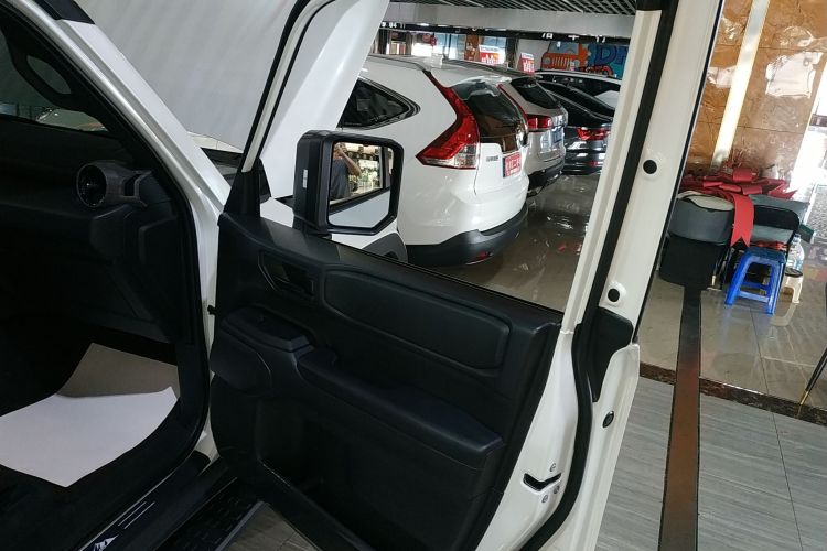 丰田 普拉多 2025款 2.4T 穿越BX版 5座中控内饰42