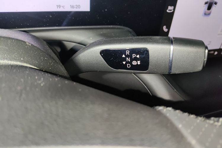 小鹏P7 2024款 P7i 550 Pro中控内饰18