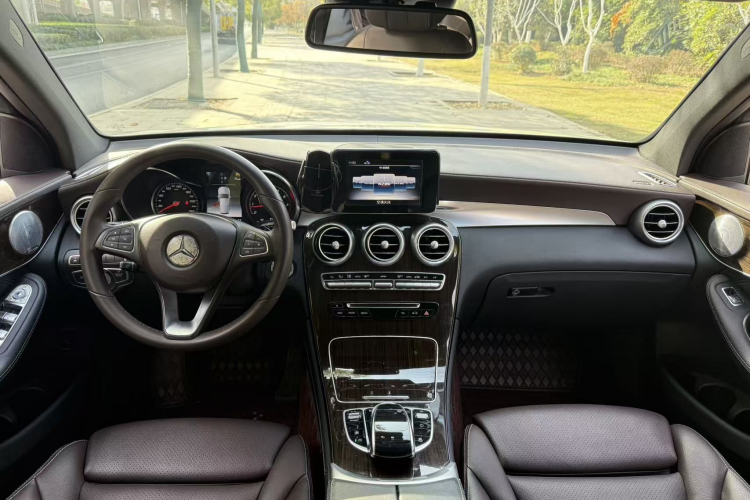 奔驰GLC 2018款 GLC 260 4MATIC 豪华型中控内饰16
