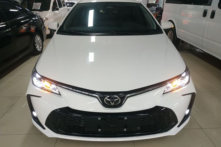 丰田 卡罗拉 2024款 1.8L 智能电混双擎 精英版车身外观2