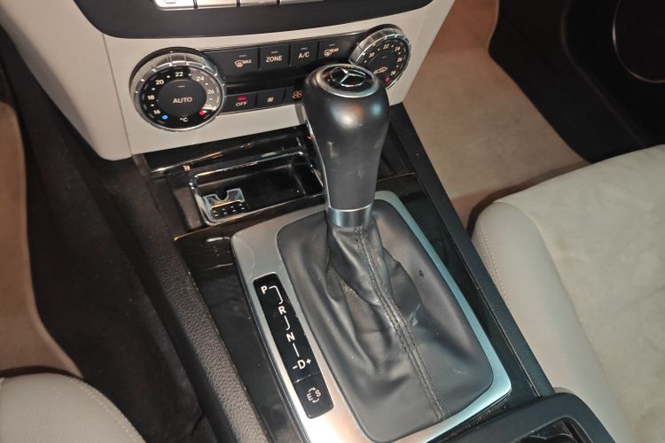 奔驰C级 2013款 C 260 时尚型 Grand Edition局部细节18