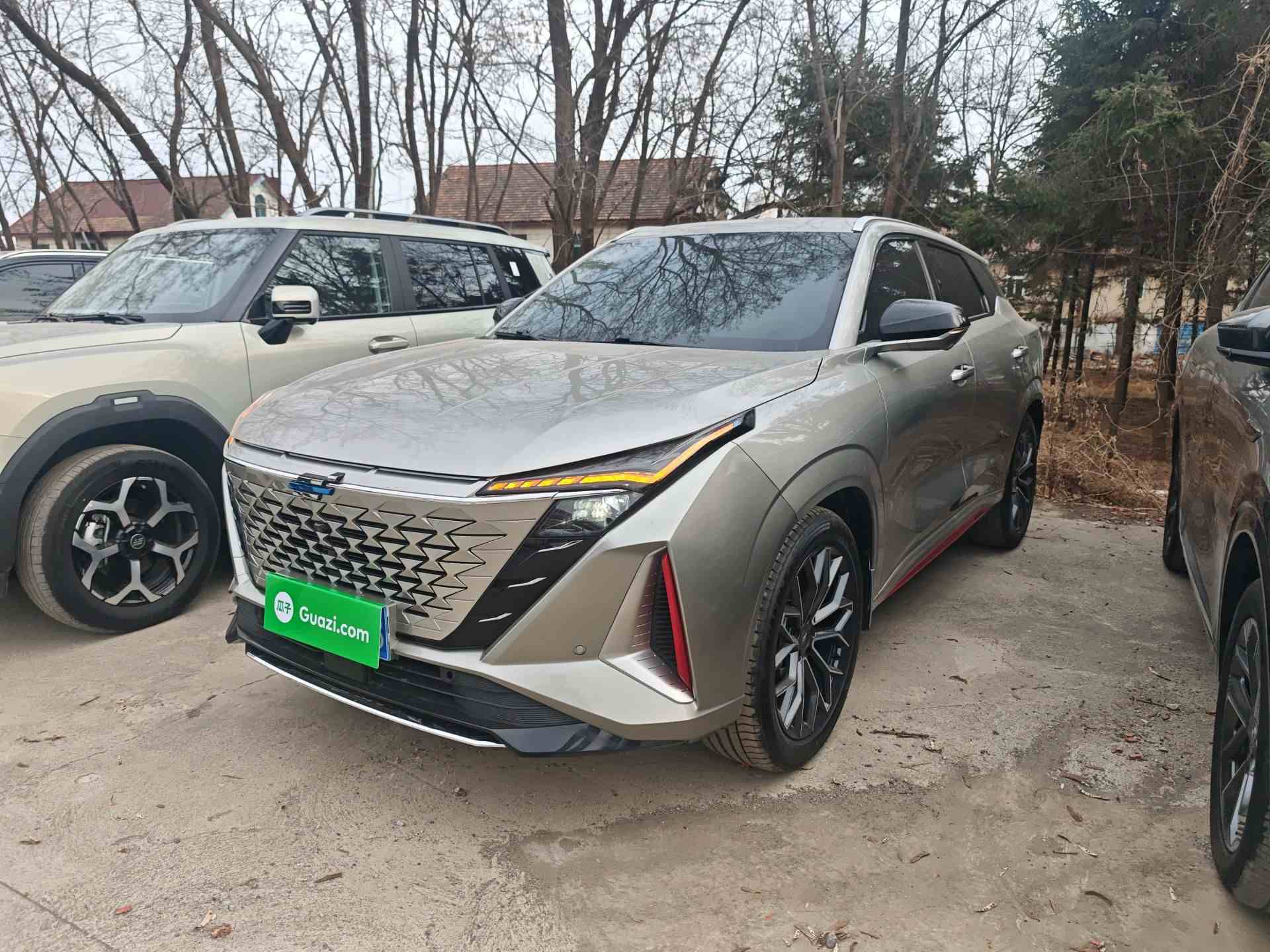 长安欧尚Z6 2023款 蓝鲸 1.5T DCT智领型城市版(2)