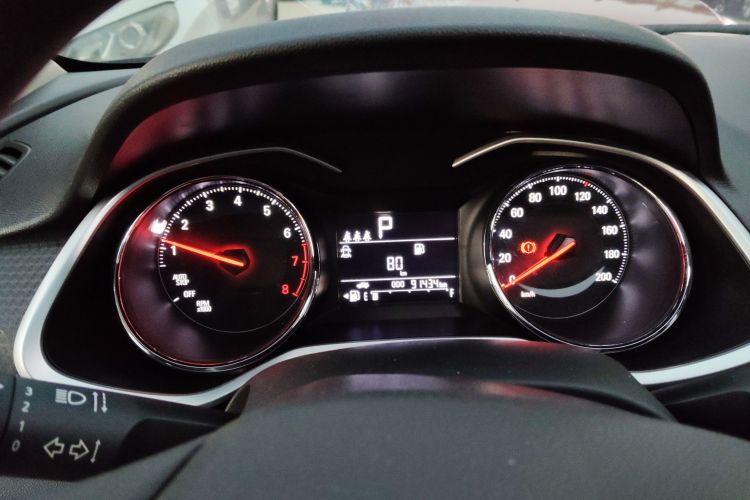 雪佛兰 科沃兹 2020款 325T 自动欣悦版中控内饰14