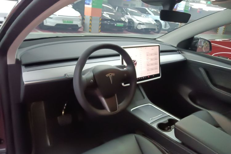 特斯拉 Model Y 2024款 后轮驱动版中控内饰7002